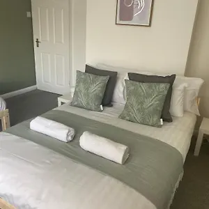 Wilton - Perfect For Contractors Private Large Drive Holiday home